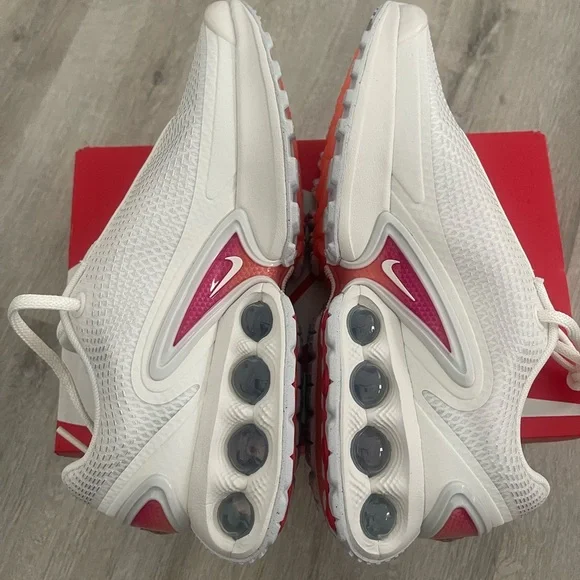 NIKE Women's Air Max DN Shoes - SIZE 8 - NEW - Picture 3 of 7